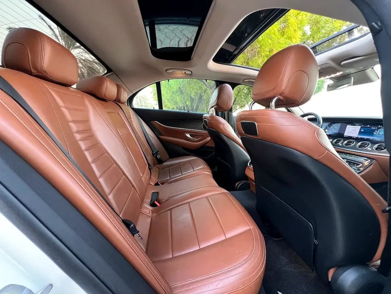 مرسيدس بنز E300 PREMIUM PLUS Mercedes E300. Gcc
