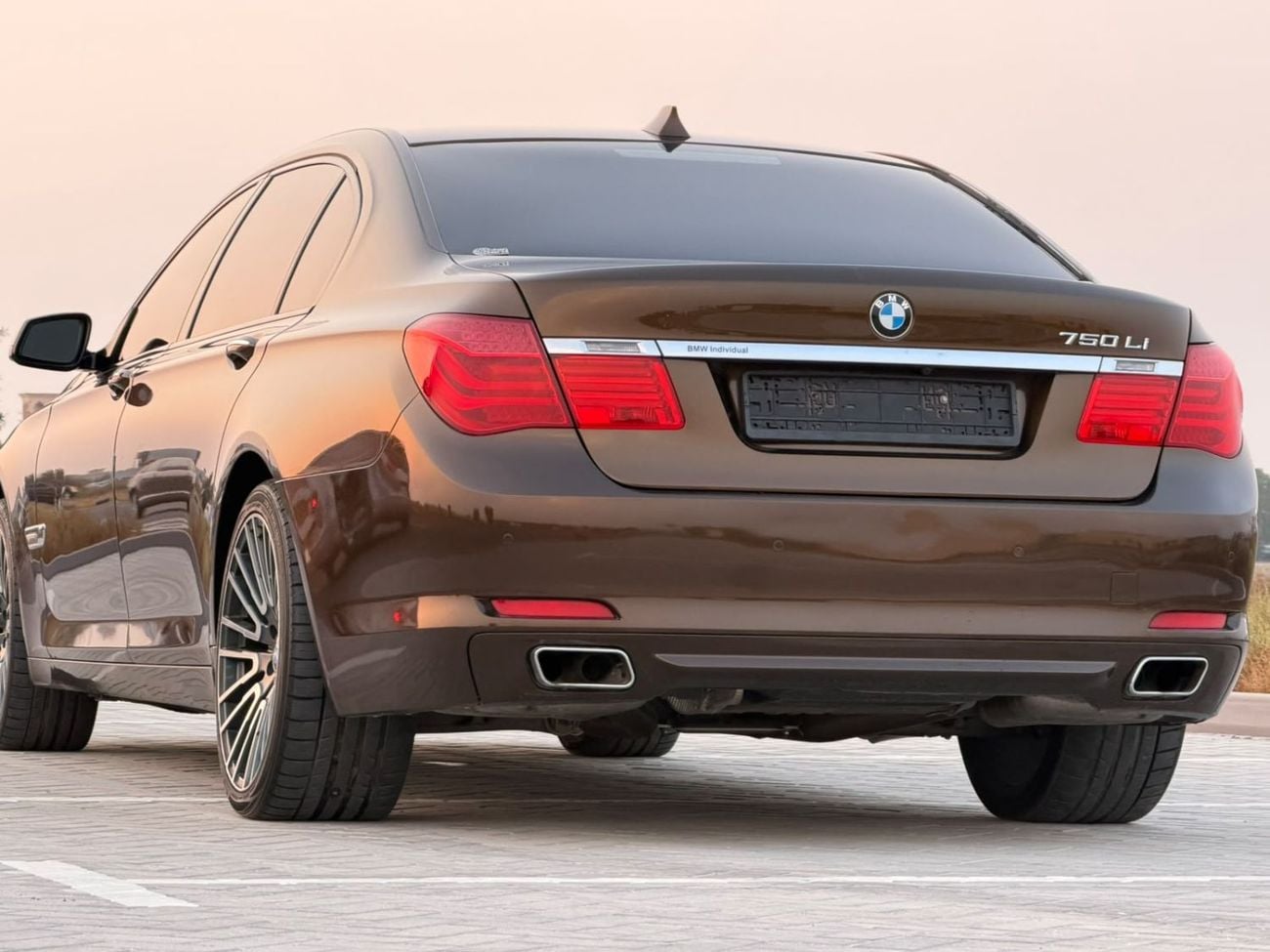 BMW 750Li EXCLUSIVE 4.4L V8 twin-turbo engine producing 407 hp, 8-speed