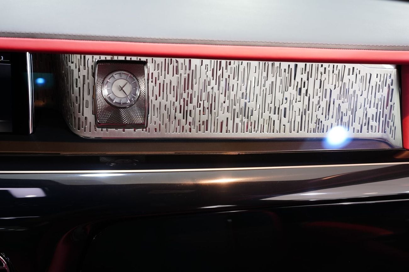 Rolls Royce Phantom STANDARD Std 6.8L VIII, Bespoke Audio, Rear Entertainment, Brushed Steel Bonnet, GCC Specs!!
