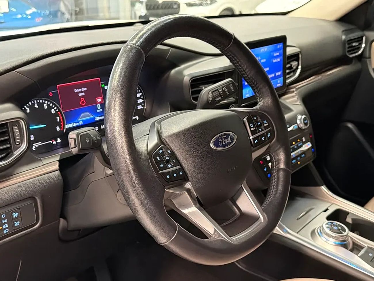 Ford Explorer LIMITED 1,351pm Zero Down Available Limited GCC Specs