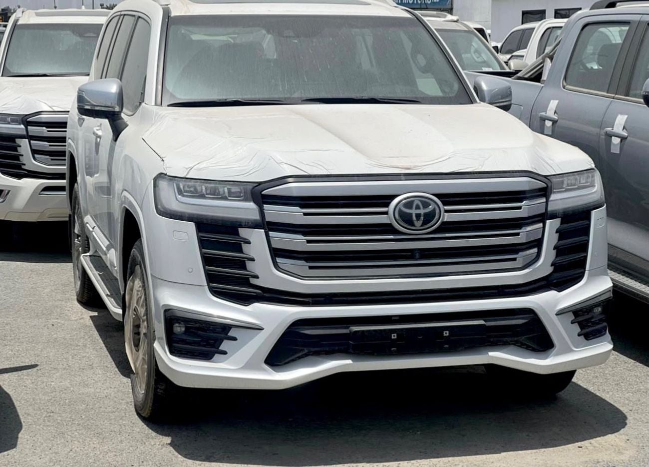 تويوتا لاند كروزر VXR
