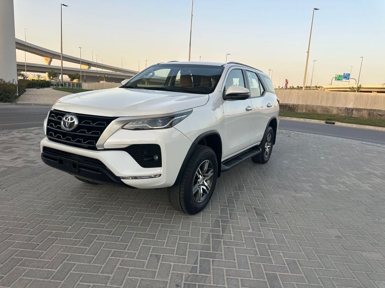Toyota Fortuner EXR Toyota Fortuner Model 2023 7 seats clean Good condition