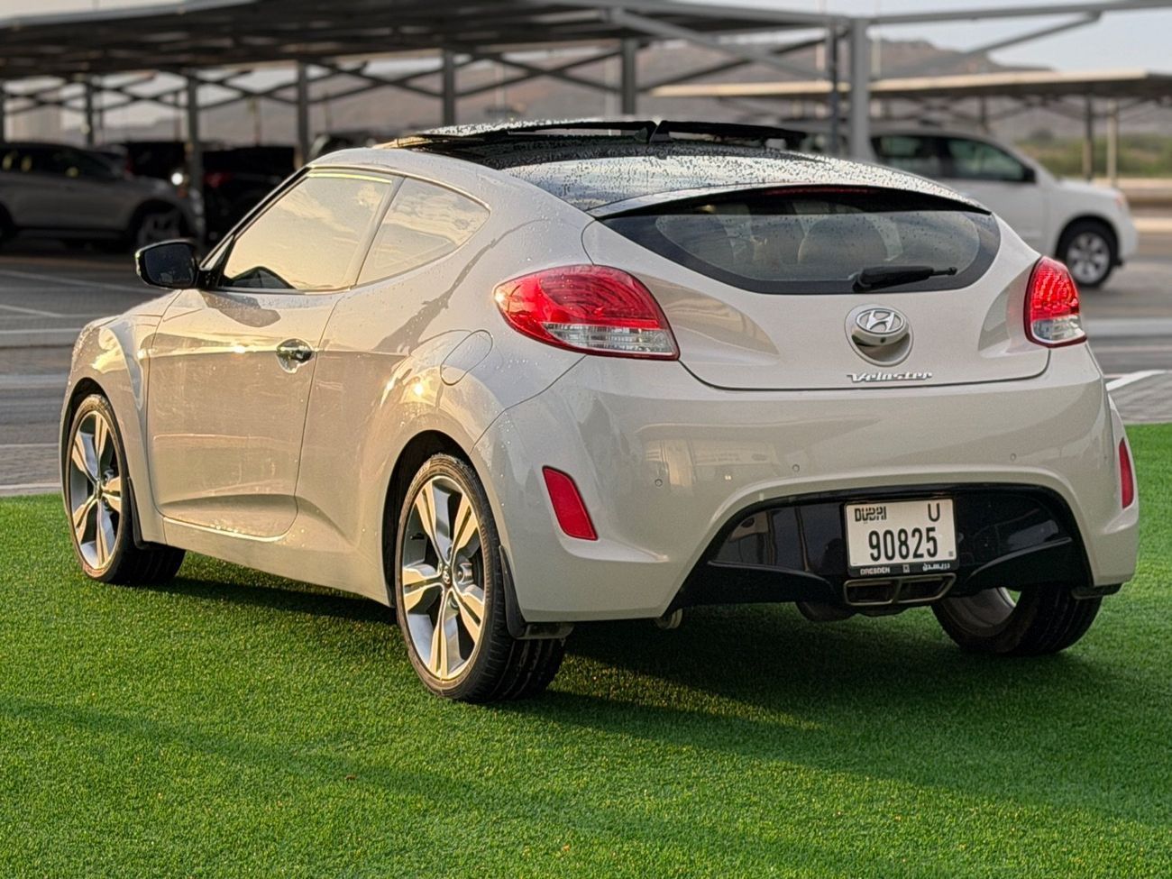 Hyundai Veloster GLS SR Hyundai Veloster 1.6L / GCC / 2016 / Free Accident Original Paint