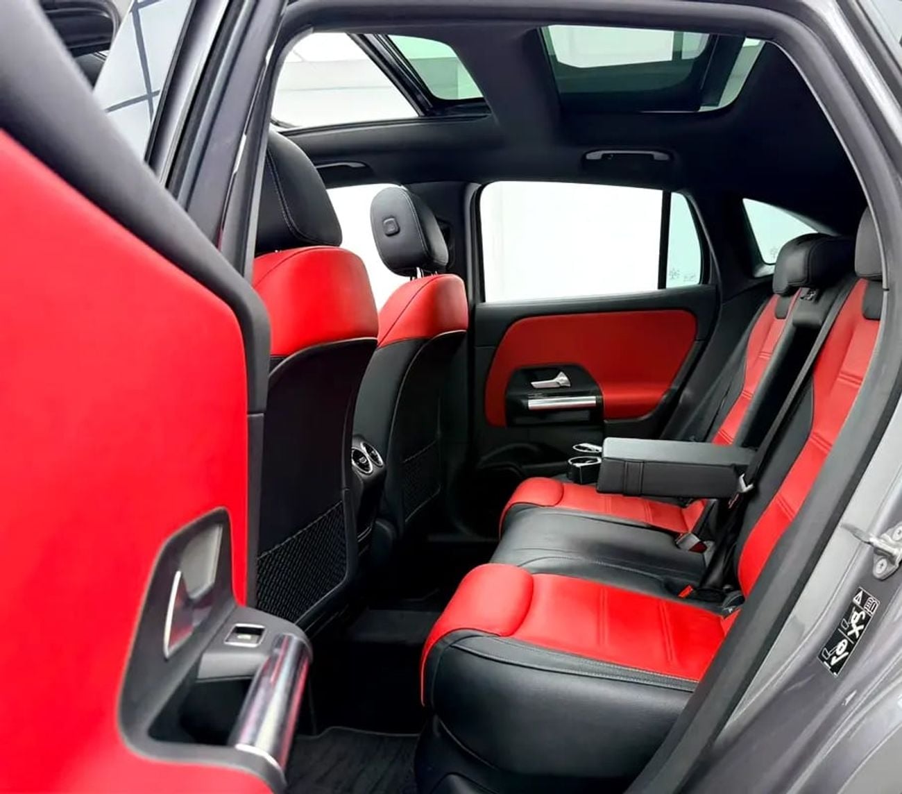 Mercedes Benz GLA 200 GLA200, MB Warranty, MB Service Pack, Fully Loaded, GCC