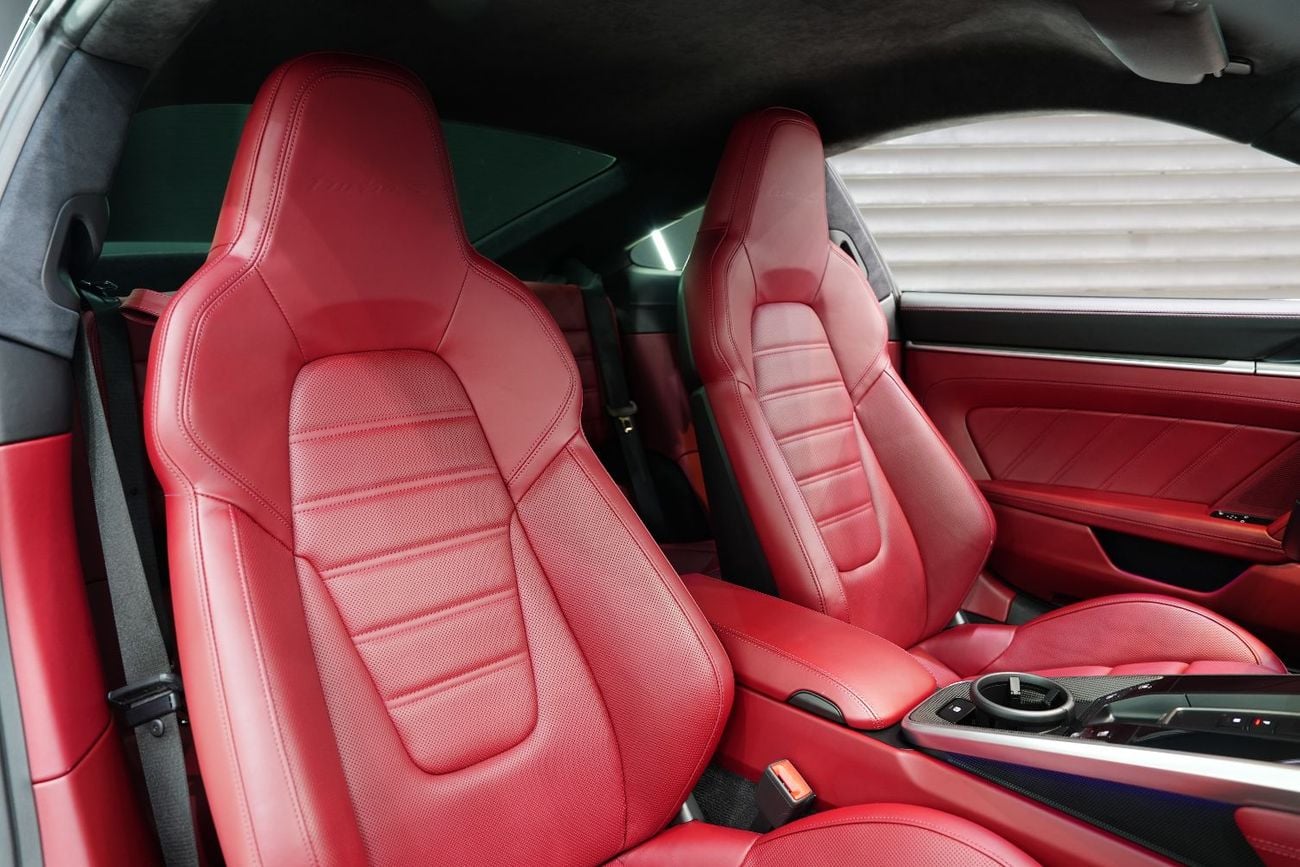 Porsche 911 TURBO S Coupe, Ceramic Brakes, Lifting System, Carbon Fiber Interior!!