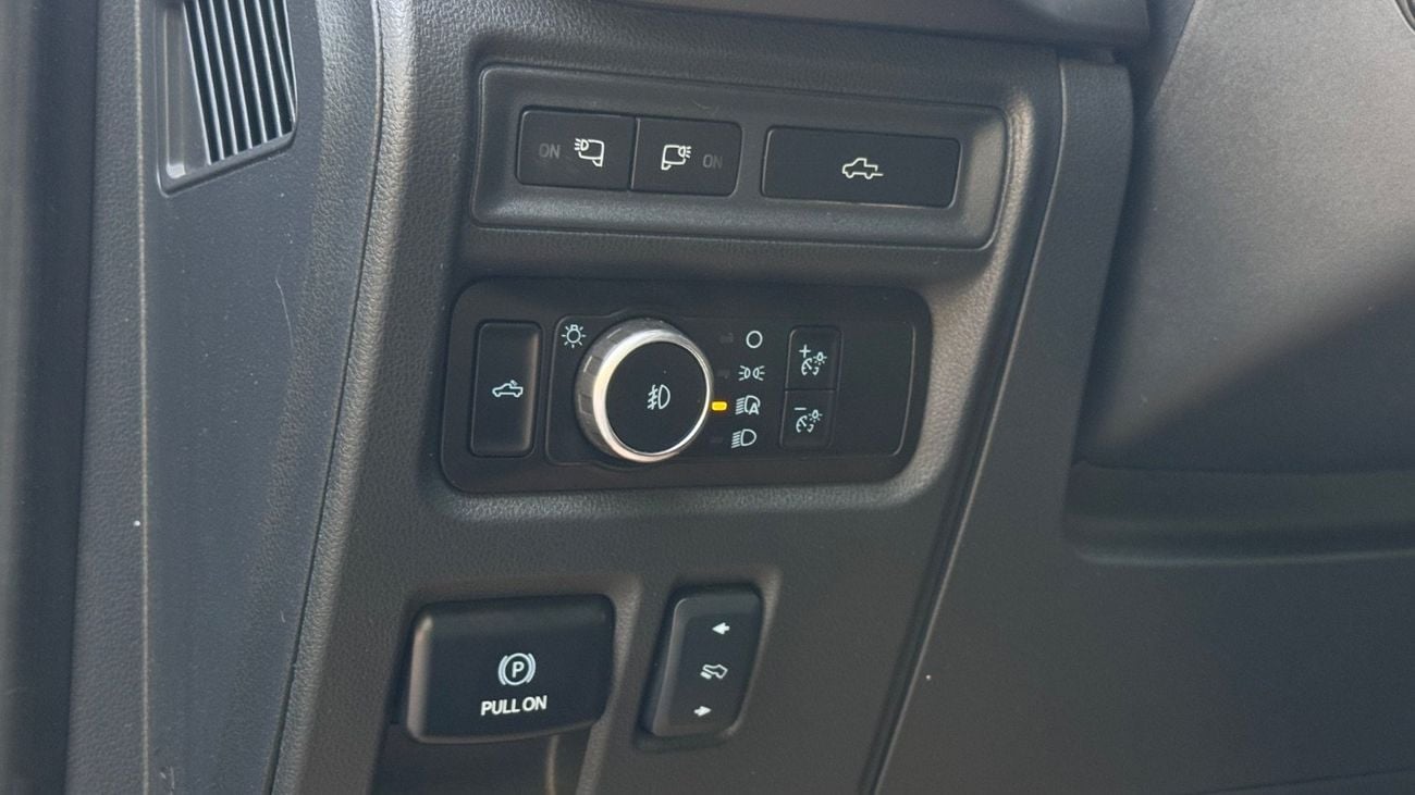 Ford F-150 LARIAT CREW CAB