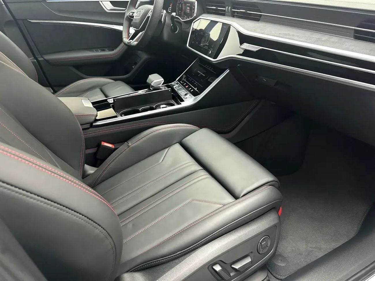 أودي A6 40 TFSI S-LINE AVANT 190hp S line (Ref# 22148)