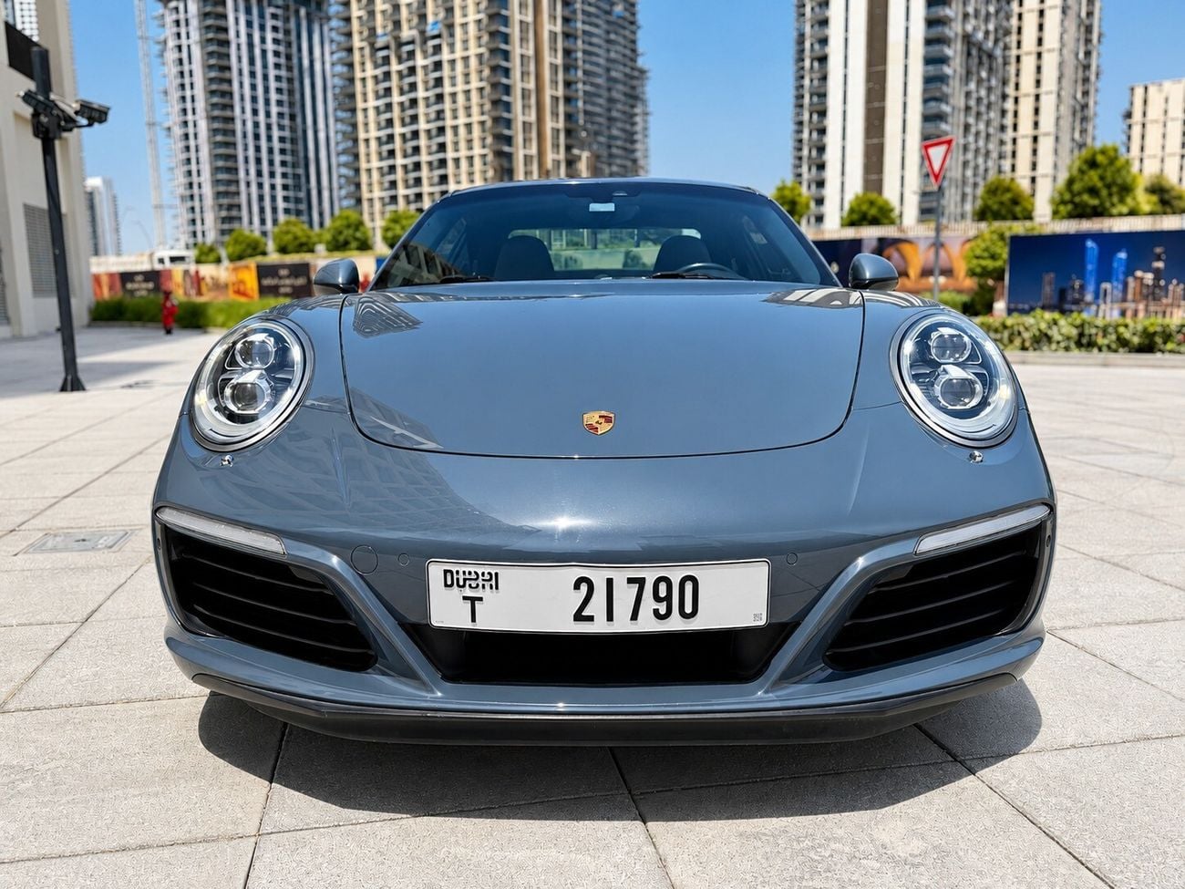 Porsche 911 CARRERA 4S