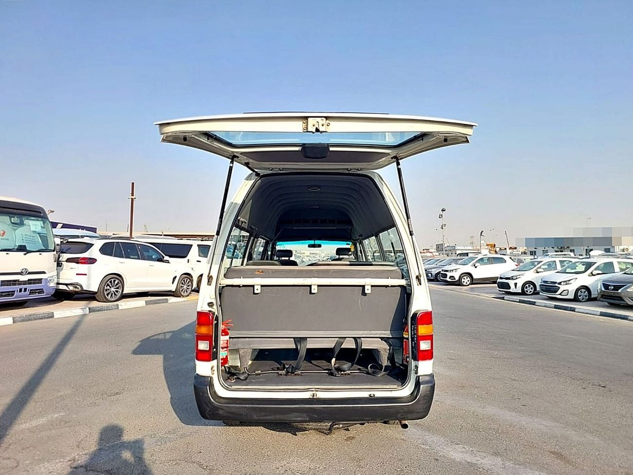 Toyota Hiace STANDARD 1998 - TOYOTA - HIACE - COMMUTER - VAN - PETROL - MANUAL - 2RZ - (PM03448)