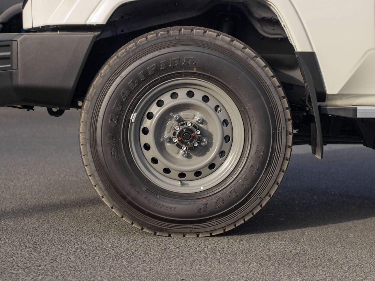 Toyota Land Cruiser 70 LC76 LX EXPORT ONLY - LC76 2.8 E Automatic - Basic with diff lock