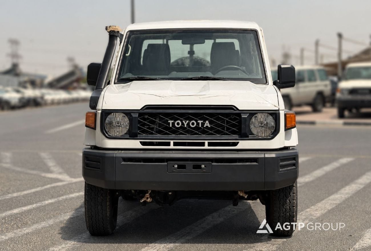 تويوتا لاند كروزر 70 Double Cab 4.2L ديزل | دفع رباعي | ناقل حركة يدوي | كابينة مزدوجة | 2026 | تصدير إلى أفريقيا