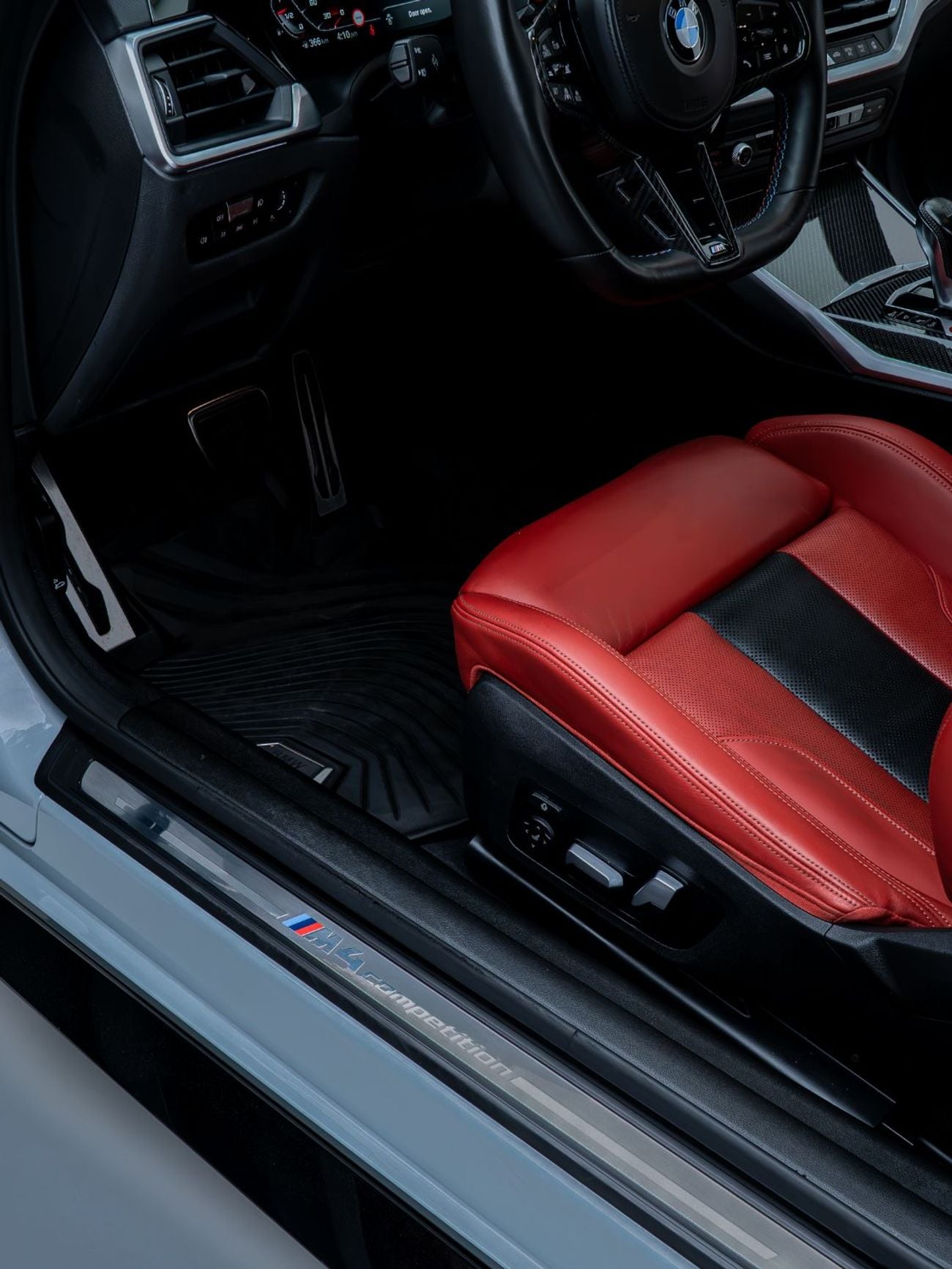 بي أم دبليو M4 COMPETITION M XDRIVE