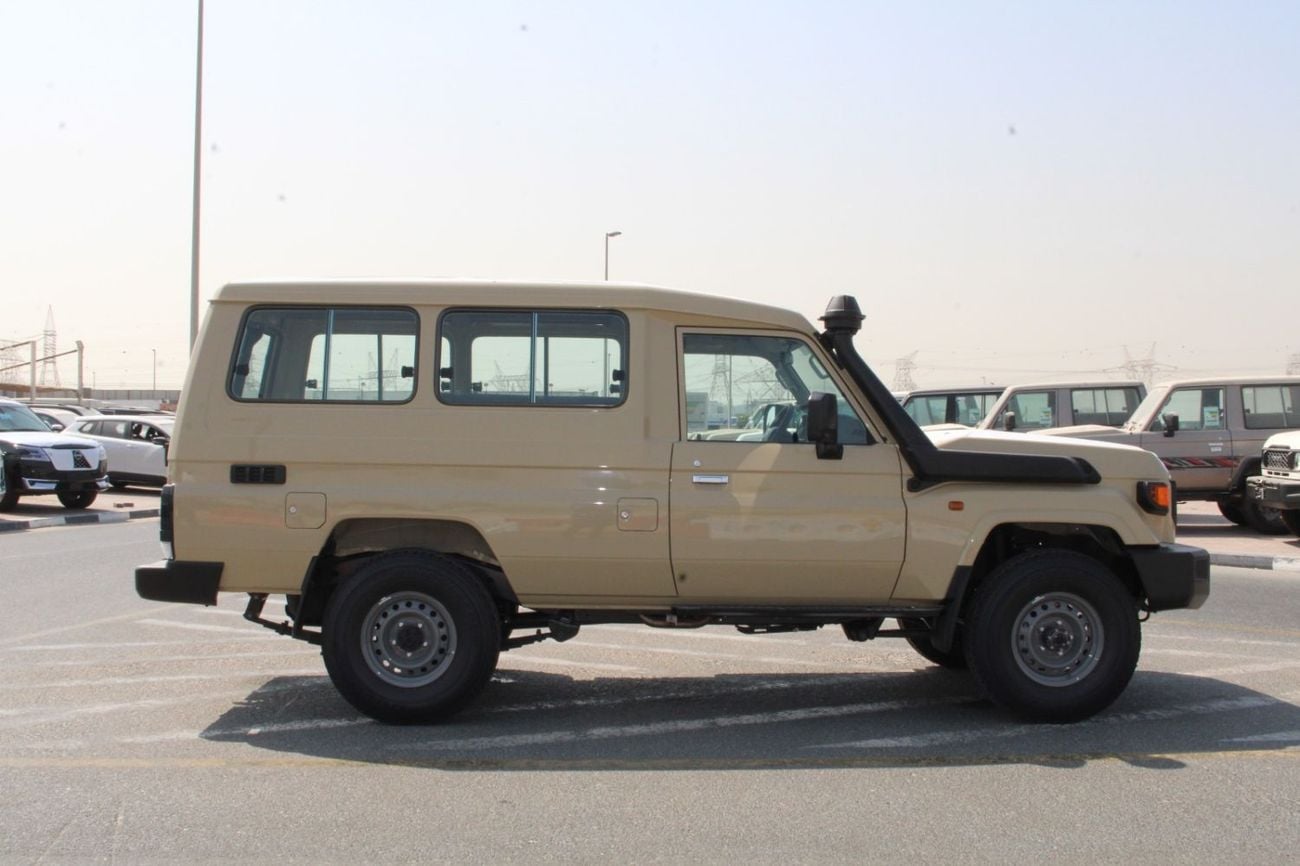 Toyota Land Cruiser 70 LC 78 HARDTOP 4.0L MT