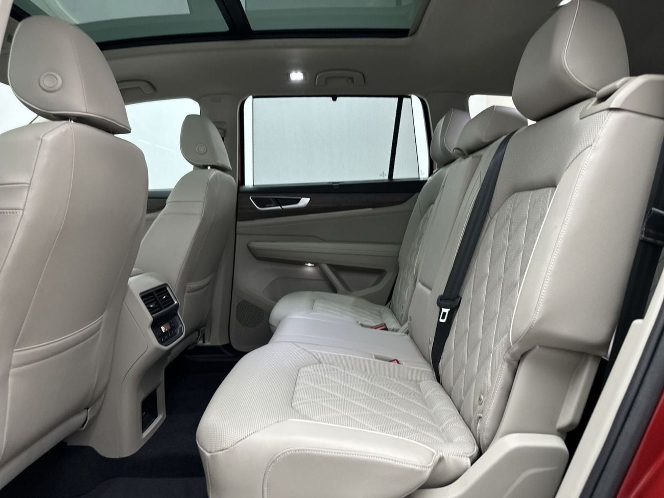 Volkswagen Teramont R LINE Teramont R-Line 2.0L | Panoramic Sunroof | 7 Seats | 270 HP | GCC