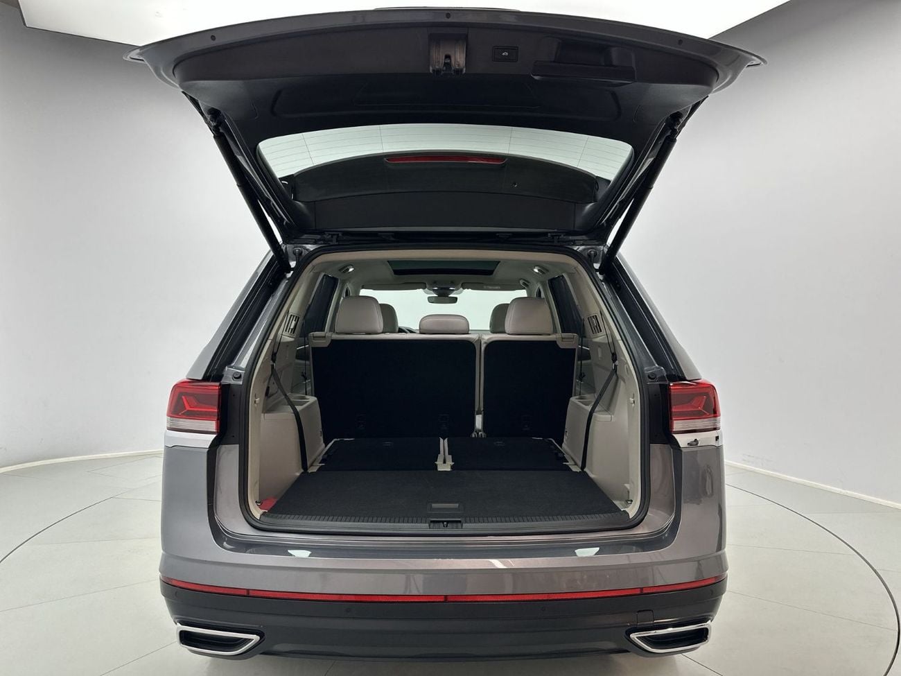 Volkswagen Teramont COMFORTLINE Teramont Comfortline Premium Leather 7-Seater SUV | Panoramic Sunroof | Desert Comfort Ready