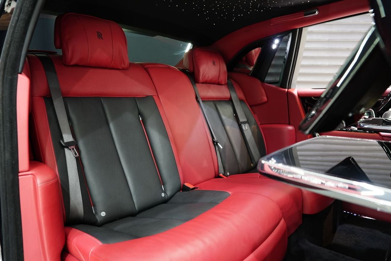 Rolls Royce Phantom STANDARD Std 6.8L VIII, Bespoke Audio, Rear Entertainment, Brushed Steel Bonnet, GCC Specs!!