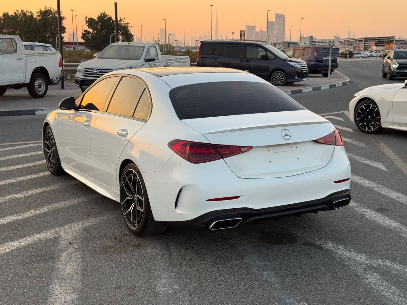 مرسيدس بنز C 300 PREMIUM مرسيدس بنز C300 موديل 2022 كاملة المواصفات، مستوردة من الولايات المتحدة الأمريكية