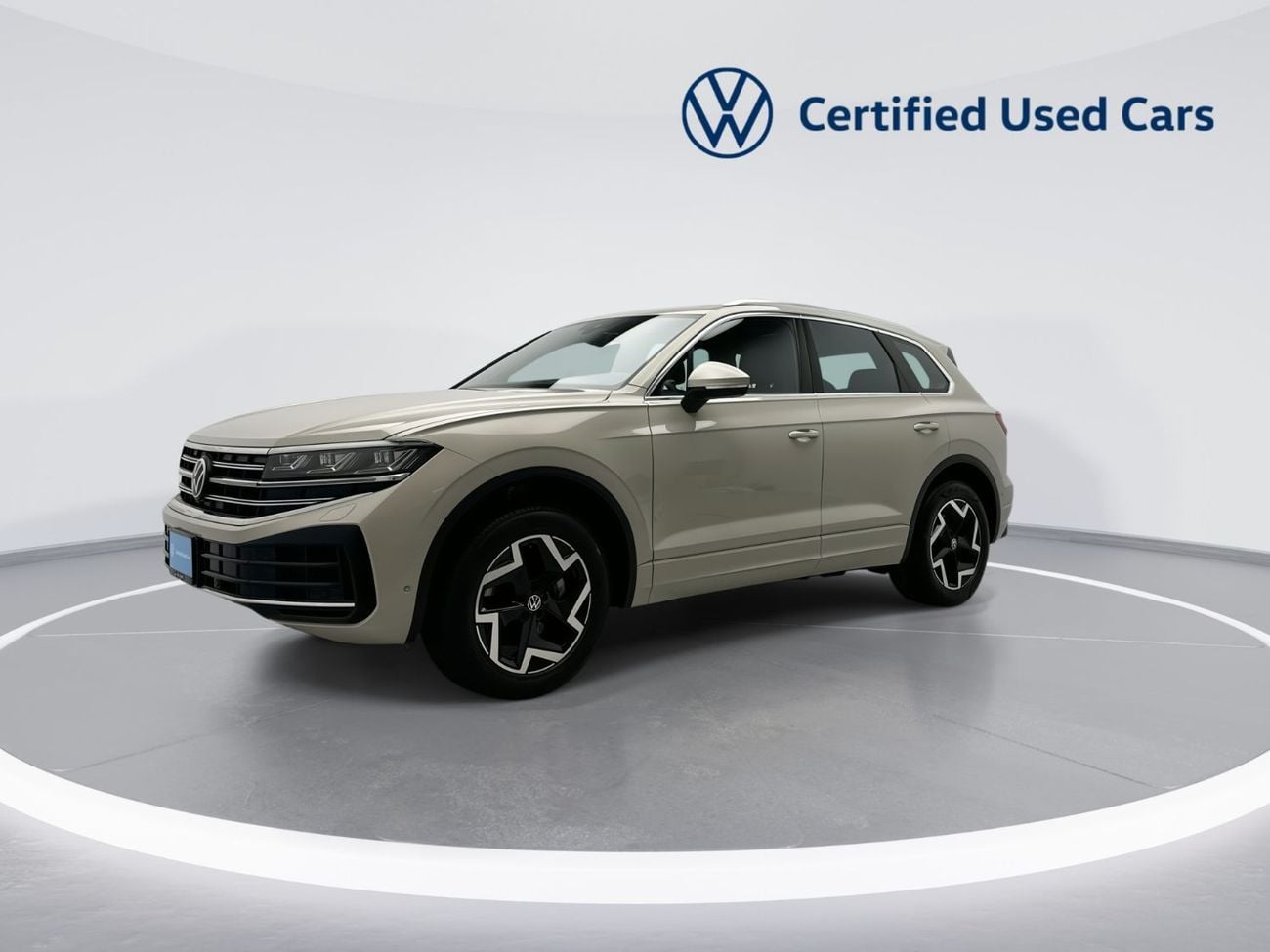 فولكس واجن طوارق ELEGANCE Touareg Elegance++ 3L | Ex-Demo | Coventry 19" Black Alloys | Varenna Leather | Massage Seats | Head