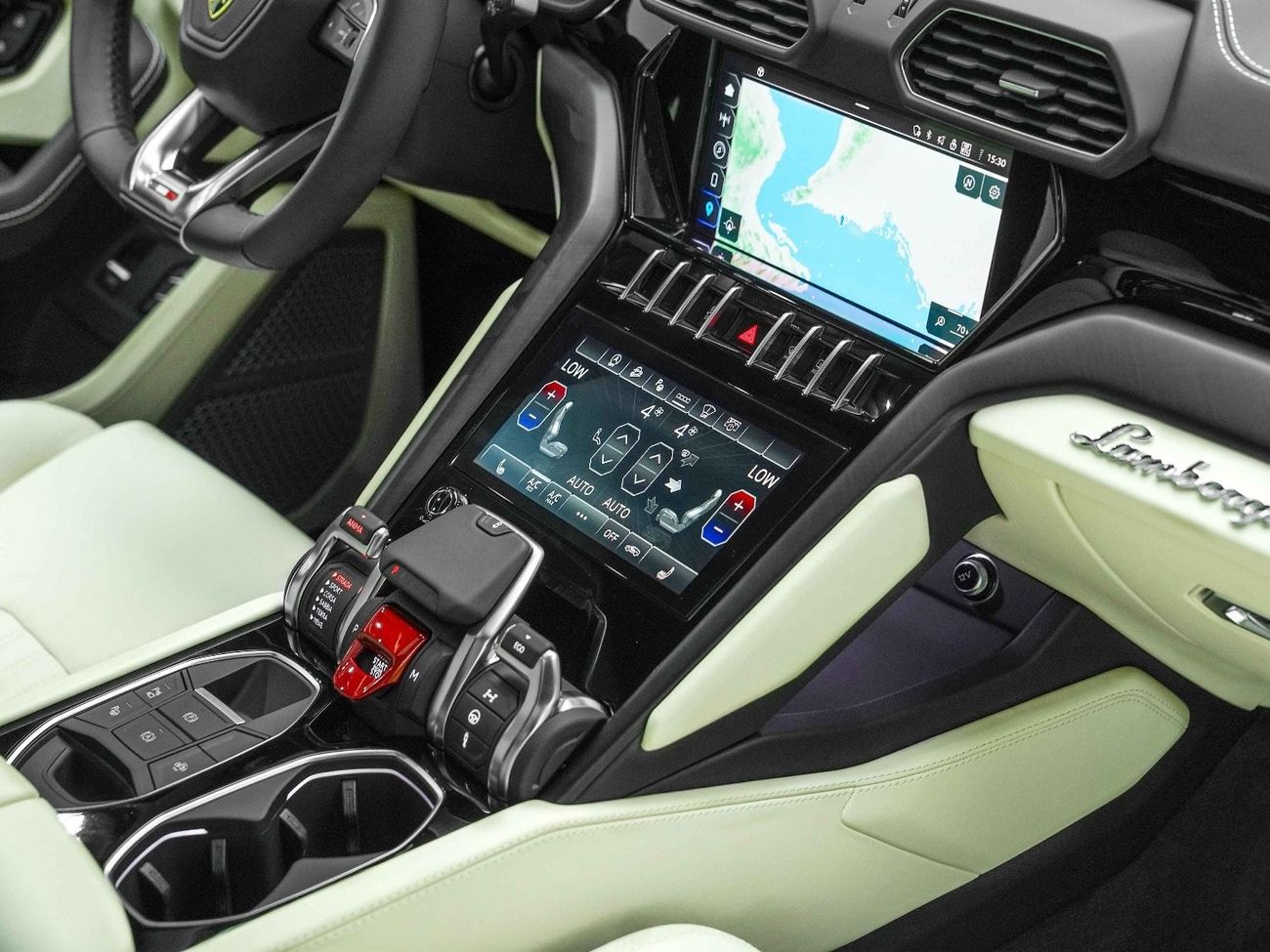 لامبورغيني اوروس UNDER 2 YEARS WARRANTY AND FREE SERVICE - URUS S - 2023 - ONLY 1,400 KM - GRIGIO TELESTO - LIKE NEW