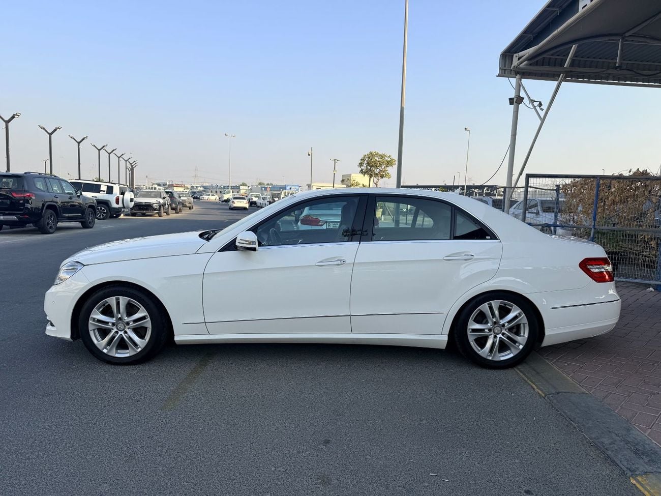 مرسيدس بنز E300 إليجانس