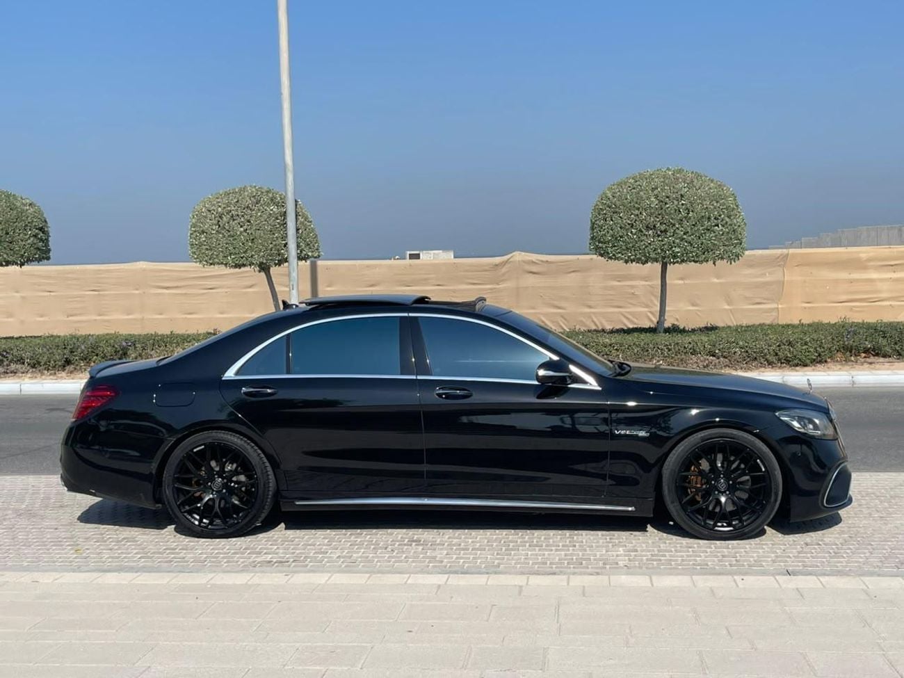 مرسيدس بنز S 63 AMG ستاندارد