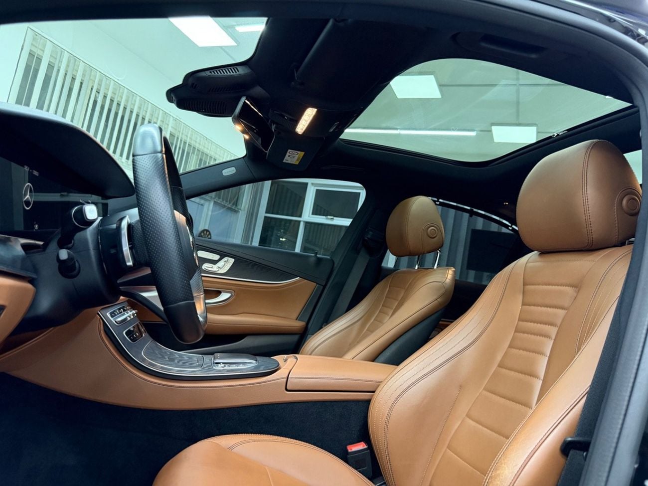 مرسيدس بنز E300 AMG مجلس التعاون الخليجي .. سجل صيانة كامل .. حالة ممتازة .. AMG ..