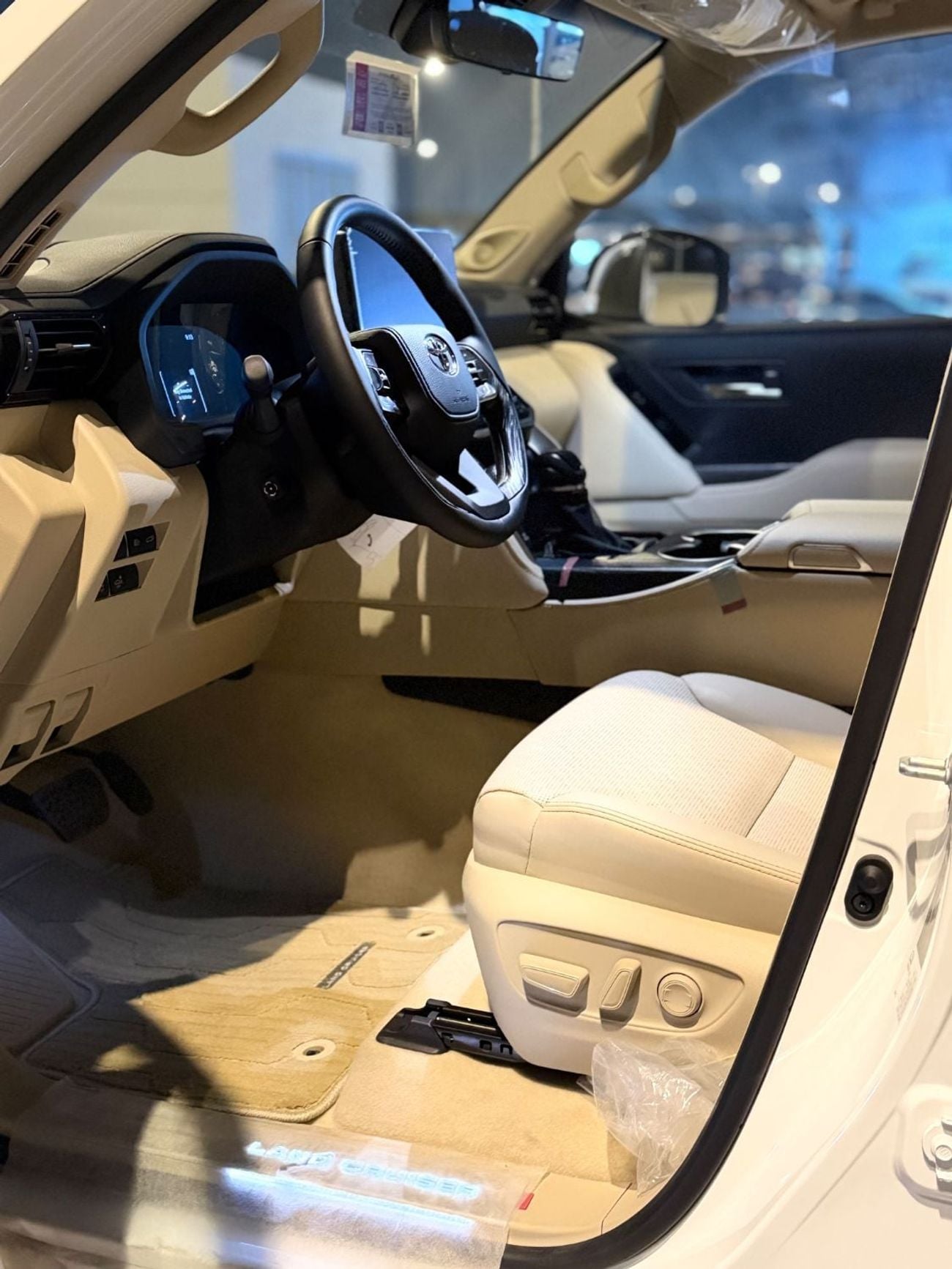تويوتا لاند كروزر VXR