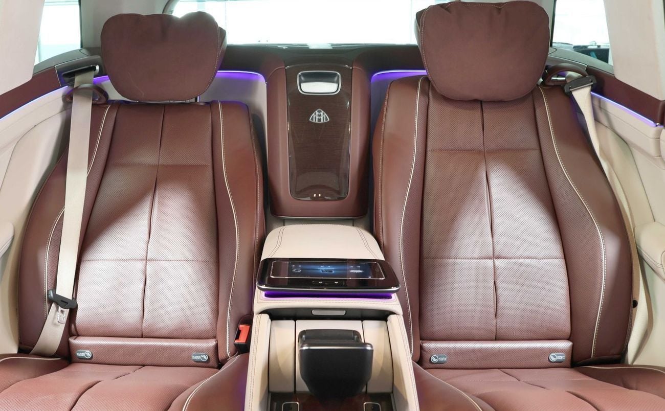 مرسيدس مايباخ gls600 مايباخ Mercedes Benz GLS 600 Maybach-GCC-Full Service History-VIP Seats-High Specs-Luxury SUV