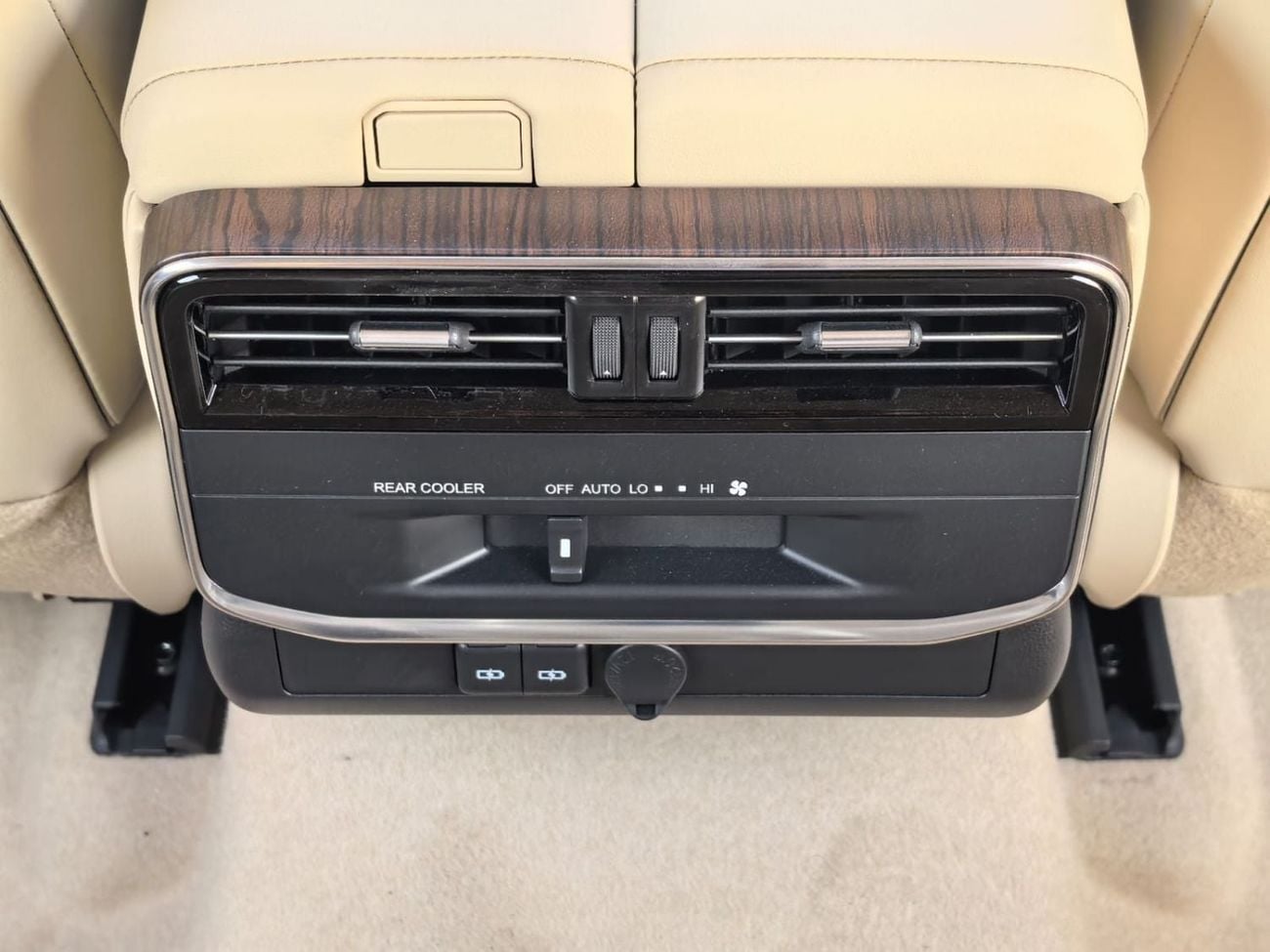 Toyota Land Cruiser GXR LC300 GXR TWIN TURBO | 3.5L V6 PETROL | POWER WITH LEATHER SEATS | JBL SPEAKERS | RADAR | HEADRESR