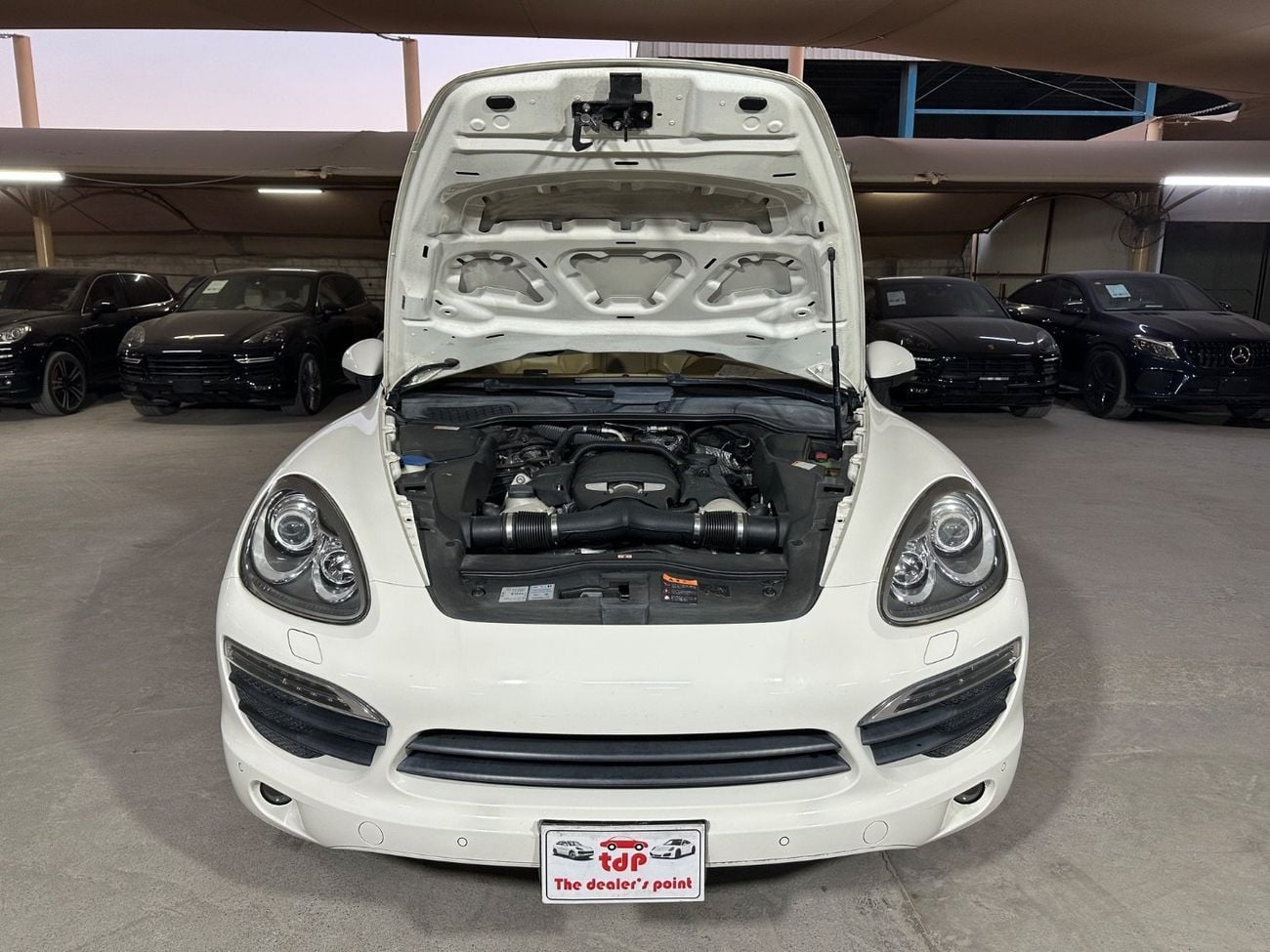 Porsche Cayenne S PORSCHE CAYENNE 2012 | PORSCHE SERVICE HISTORY | TWO KEYS | 14-WAY ADAPTIVE SEATS