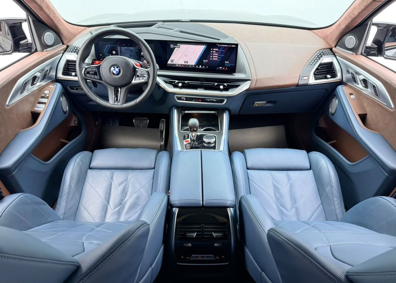 بي أم دبليو XM M SPORT بي إم دبليو XM موديل 2024، ضمان بي إم دبليو + باقة خدمة 2029، سجل صيانة كامل من بي إم دبليو، مقصورة