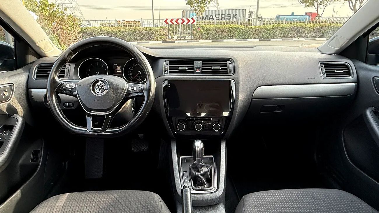 Volkswagen Jetta SE GCC Specs , excellent condition