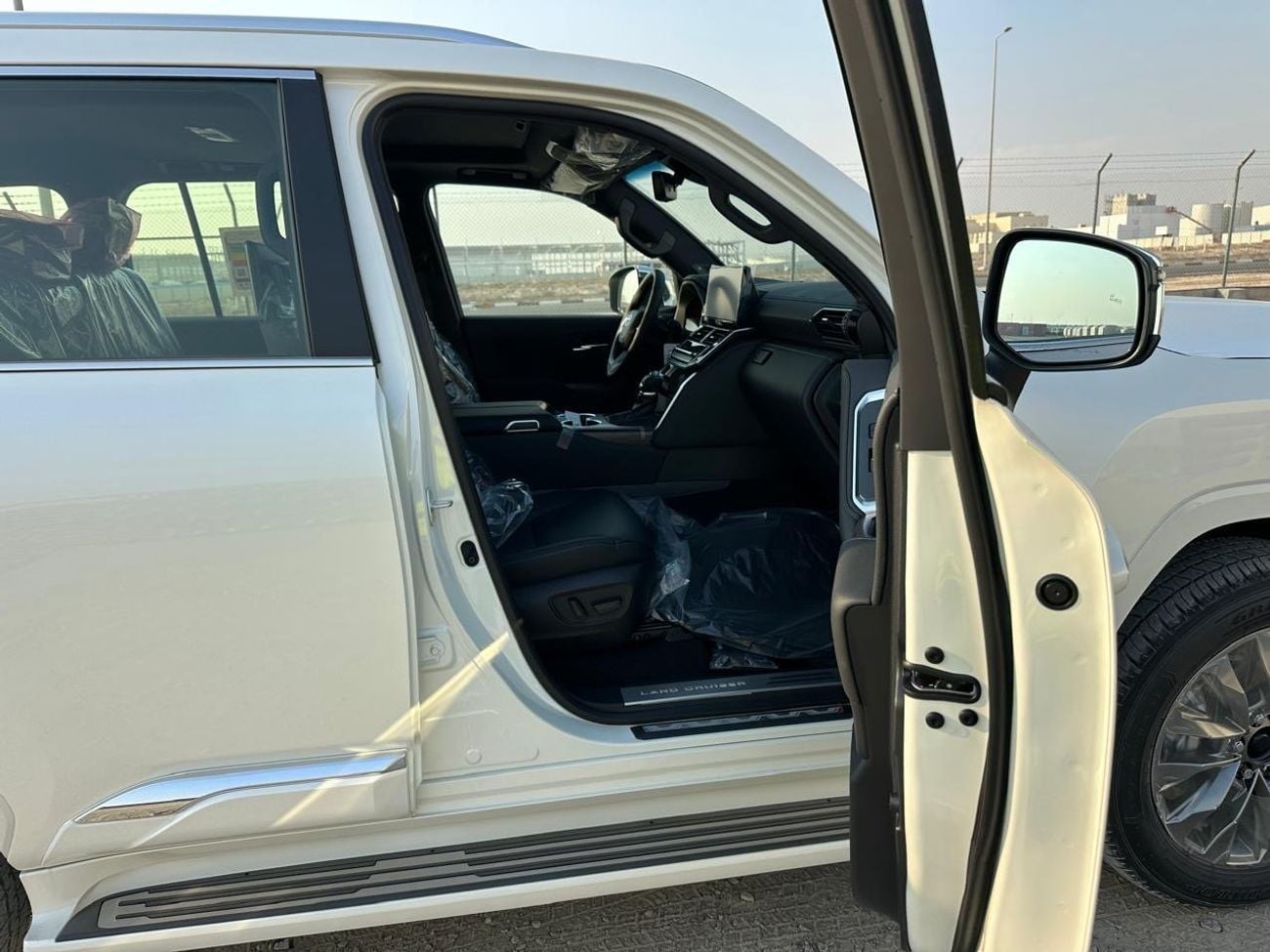 Toyota Land Cruiser VX 3.5 PETROL 26/26