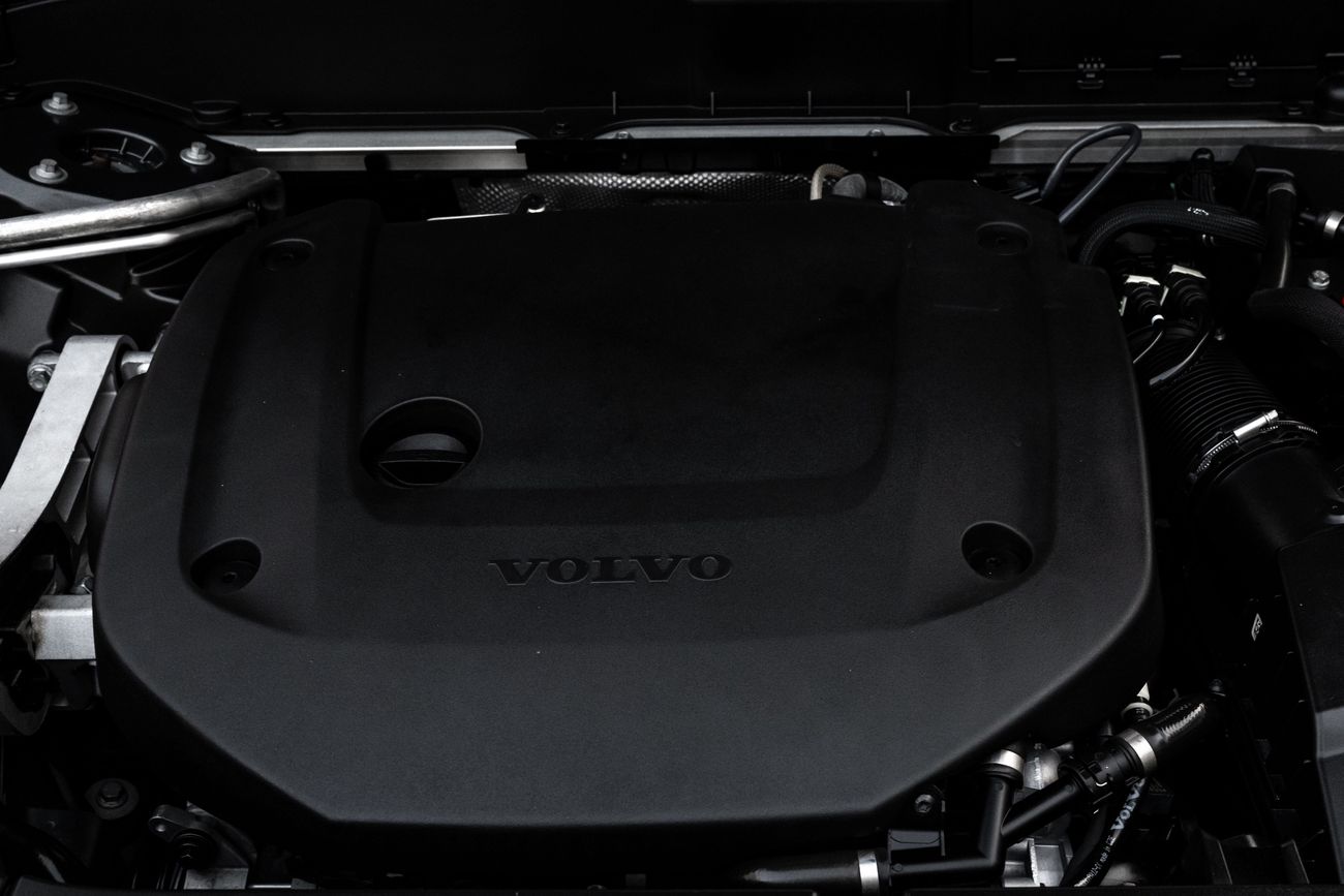 Volvo XC90 B6 INCRIPTION XC90 B6 R-DESIGN | 2,742 P.M | 0% Downpayment | FULL OPTION | Excellent Condition!