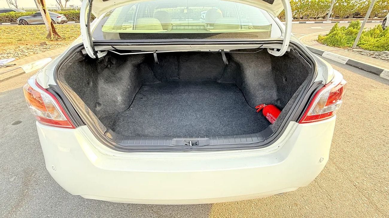Nissan Altima SV GCC Specs - Excellent Condition
