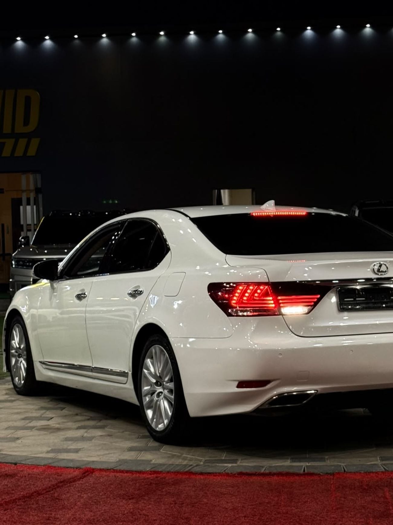 Lexus LS460 PRESTIGE SWB 39000