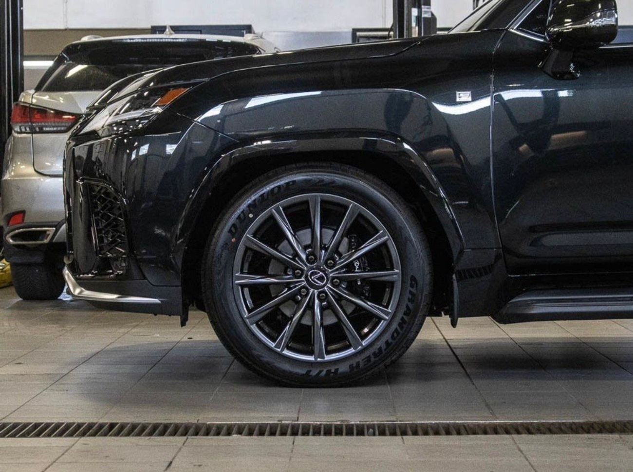 لكزس LX 600 F SPORT