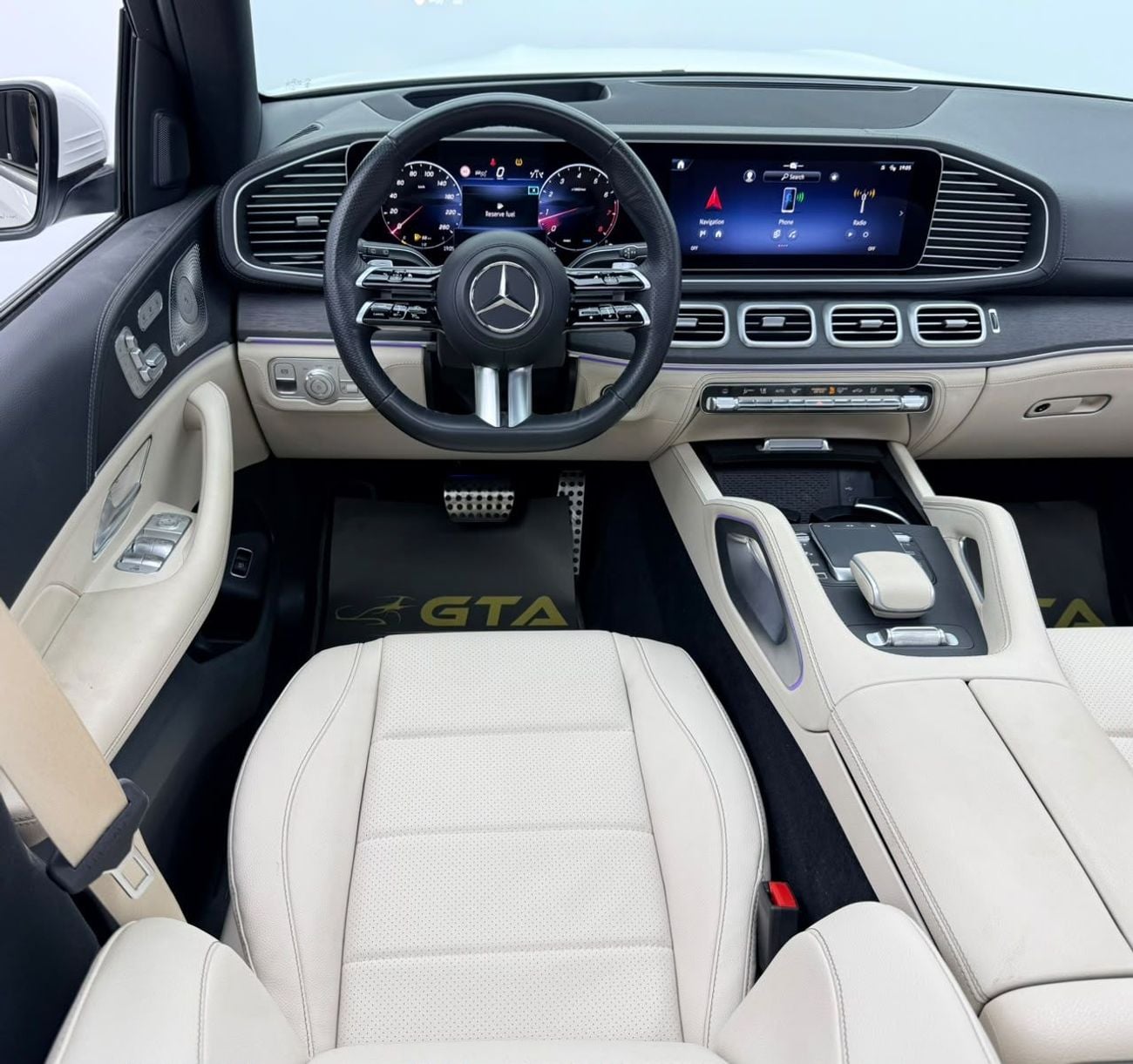 مرسيدس بنز GLS 450 4MATIC مرسيدس بنز GLS450 4MATIC بريميوم بلس موديل 2025، مع ضمان مرسيدس بنز وحزمة خدمة موديل 2029، 7 مقاعد،