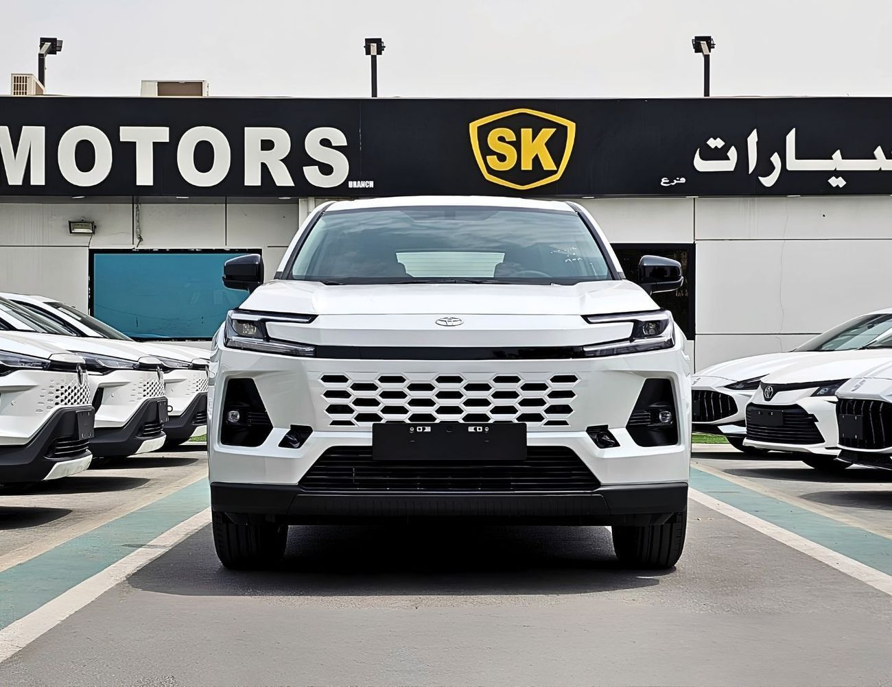 تويوتا راف ٤ LE تويوتا RAV4 LE || محرك بنزين V4 سعة 2.0 لتر، دفع رباعي | شاشة لمس 10.5 بوصة | كاميرا خلفية (الرمز: R