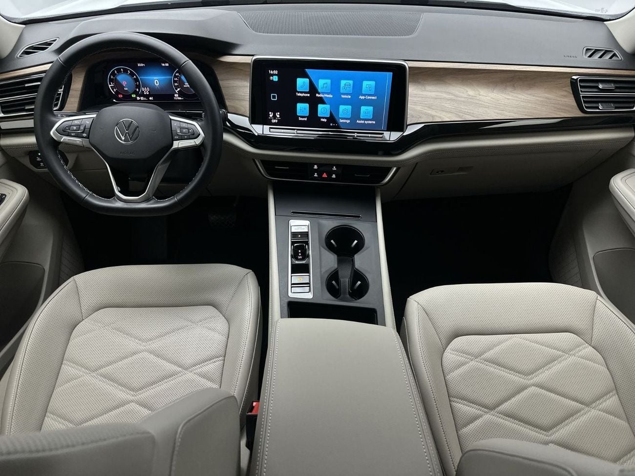 Volkswagen Teramont COMFORTLINE Teramont Trendline 2.0L | 7 Seats | Remote Start | Keyless Access | Front Assist