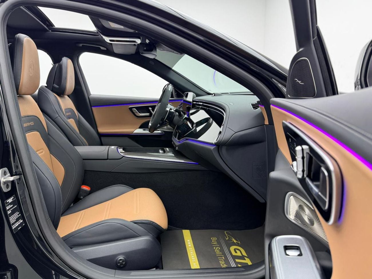 مرسيدس بنز E 53 AMG 4MATIC+ HIGH مرسيدس بنز E53 S AMG موديل 2026، ضمان مرسيدس بنز حتى 2030، مقصورة داخلية من ألياف الكربون، عداد كيلو