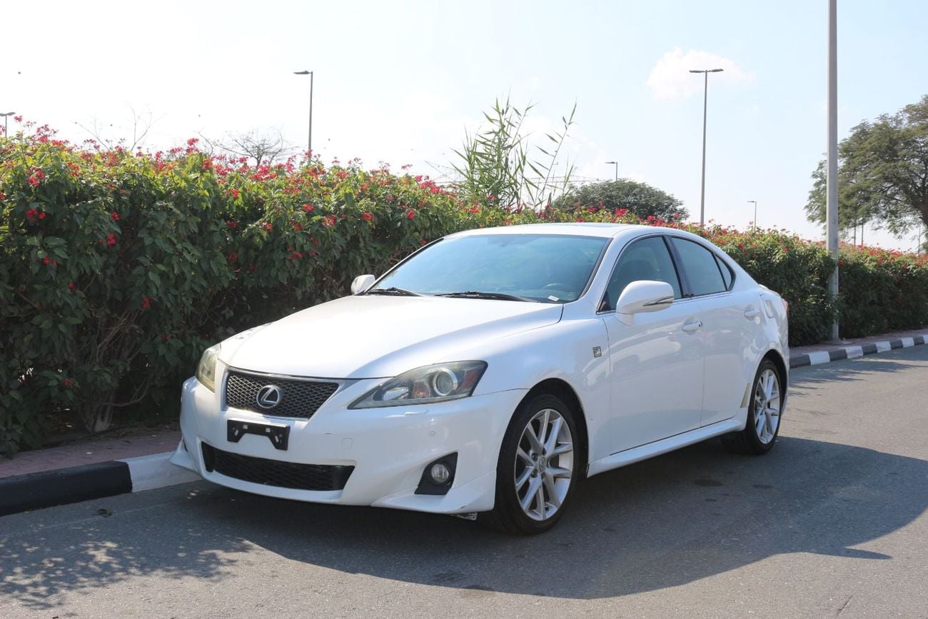 Lexus IS300 PLATINUM lexus Is 300 gcc model 2012 full options