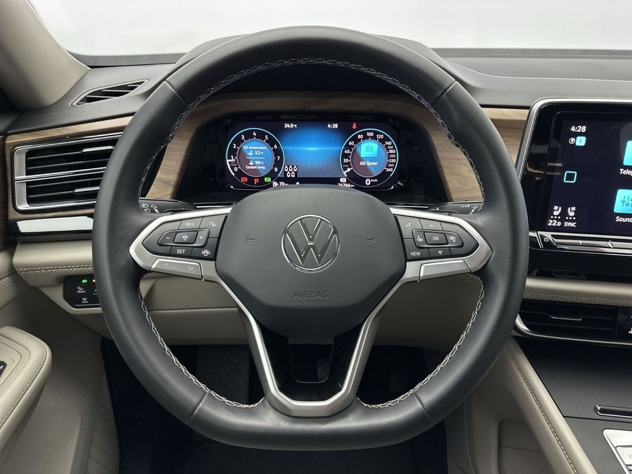 Volkswagen Teramont COMFORTLINE Teramont Trend 2.0 L with Alloy Wheels | GCC Specs | Keyless Start and Access | VW Certified