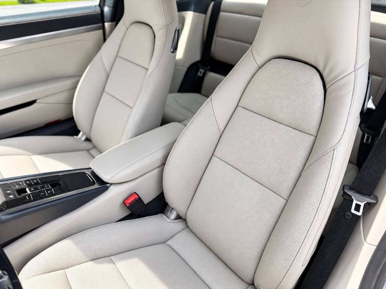 Porsche 911 CARRERA 4S