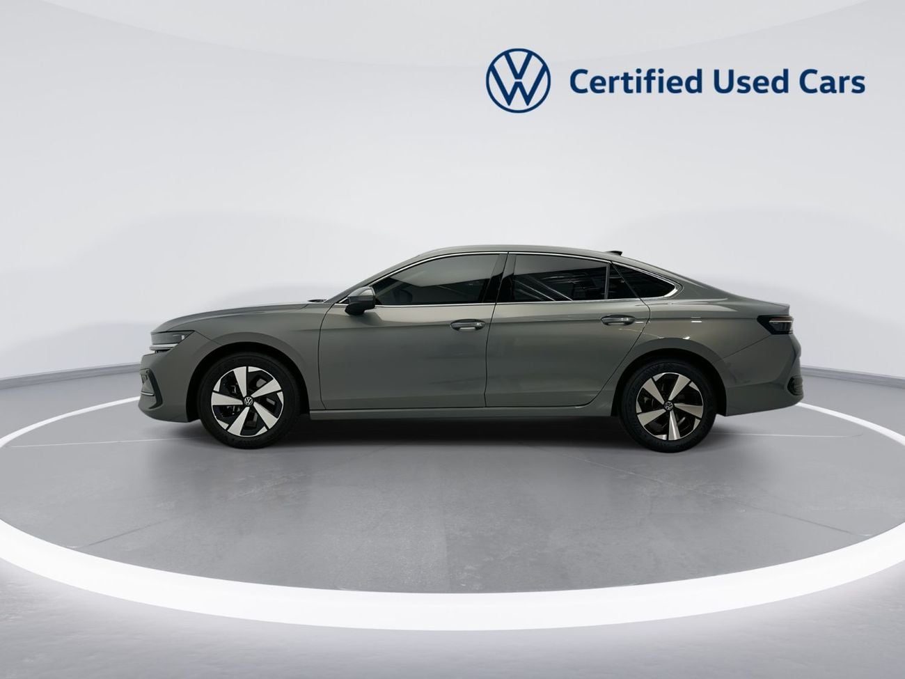 Volkswagen Passat COMFORTLINE Passat Comfortline 1.5L | 12.9” Infotainment | Panoramic Sunroof | ACC | Side Assist | Front Assist
