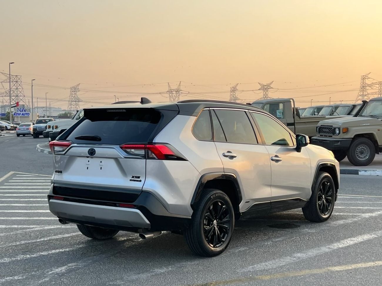 Toyota RAV4 2023 Toyota Rav4 Hybrid XSE Full Option 2.5L V4 - Sunrof - Leather Seat - AWD 4x4 - Rear Camera & Se