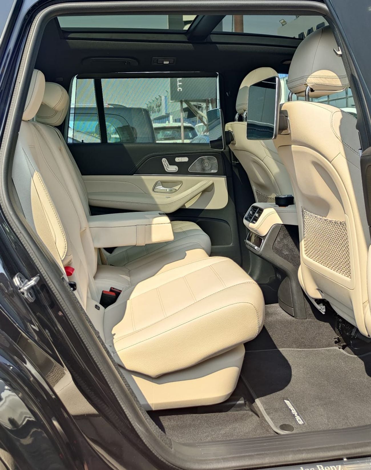 مرسيدس بنز GLS 450 4MATIC ضمان وخدمة AMG Premium Plus لمدة 5 سنوات حتى عام 2024 في دول مجلس التعاون الخليجي