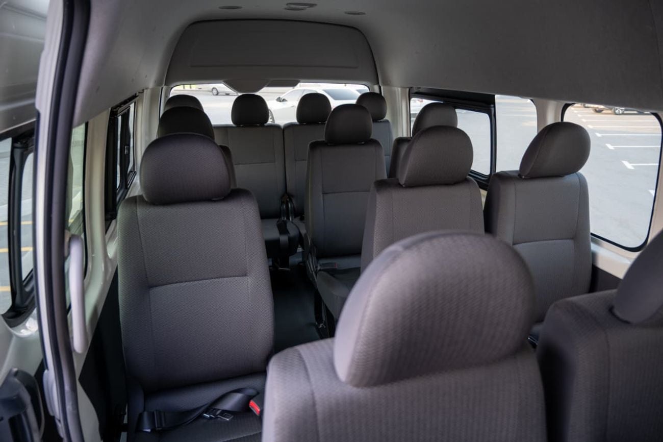 تويوتا هاياس STD 2.7 PETROL V4 REAR WHEEL DRIVE 5 DOOR 13 SEATERS
