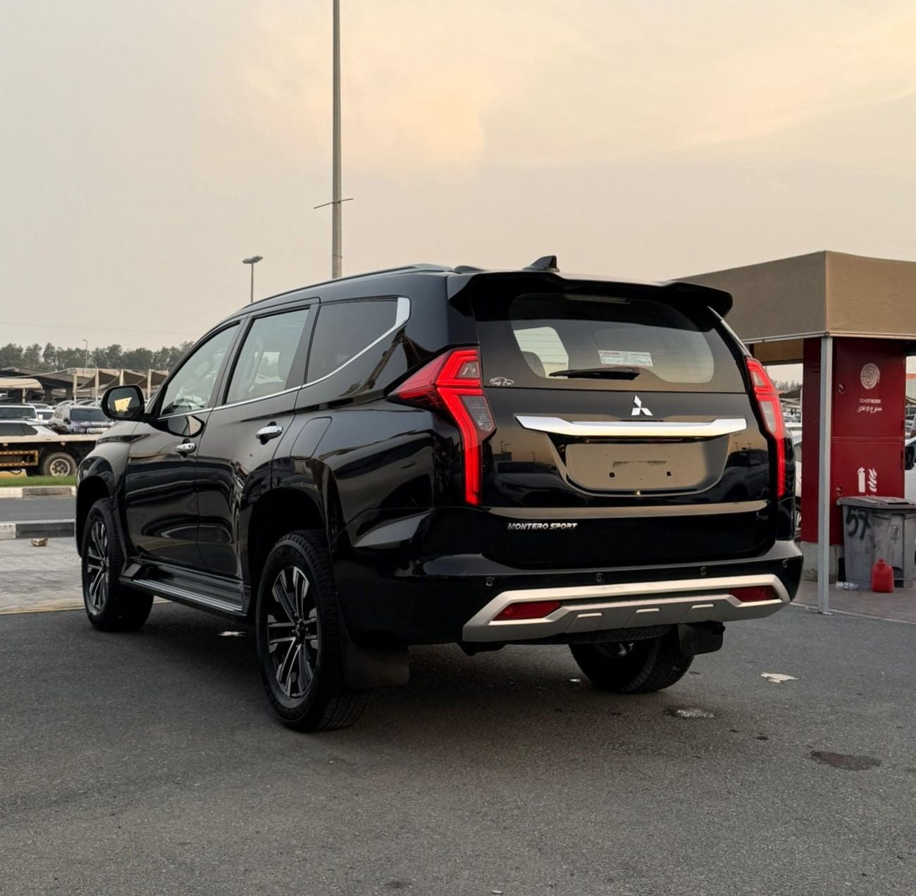 Mitsubishi Montero Sport GLS PREMIUM ACCIDENTS FREE - GCC - ORIGINAL PAINT - FULL OPTION - PERFECT CONDITION INSIDE OUT
