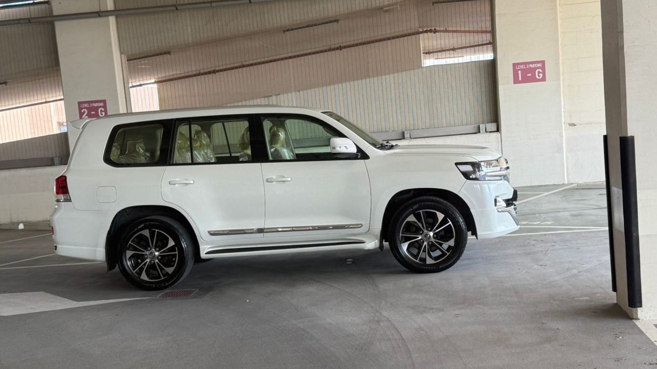 تويوتا لاند كروزر GXR DIESEL V8 LHD